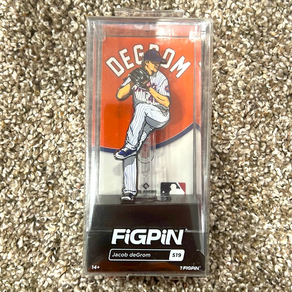 Jacob deGrom FigPin Figurine